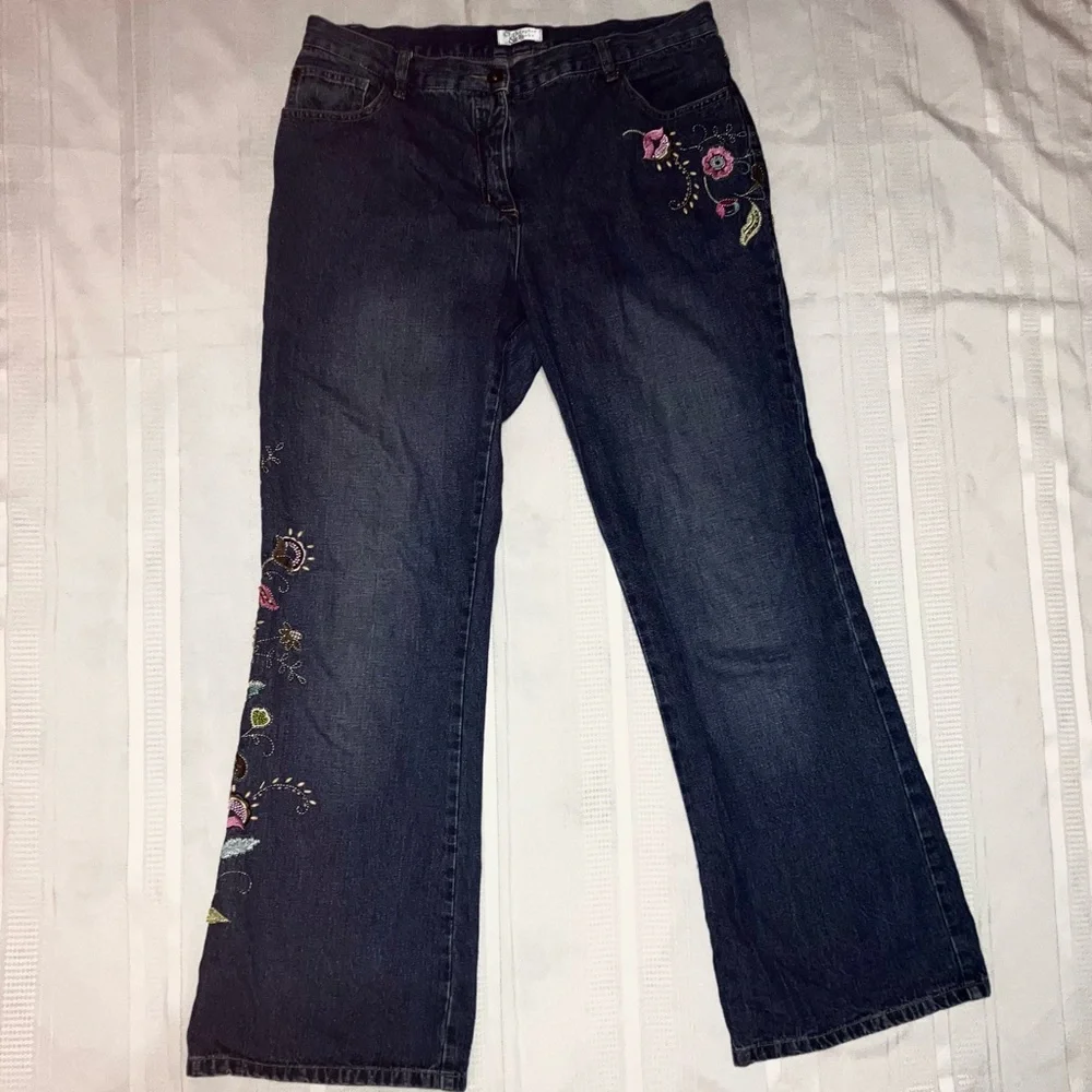 So Cool Christopher & Banks Flower Embroidered Blue Jeans Size 12 Boho - Picture 4 of 8